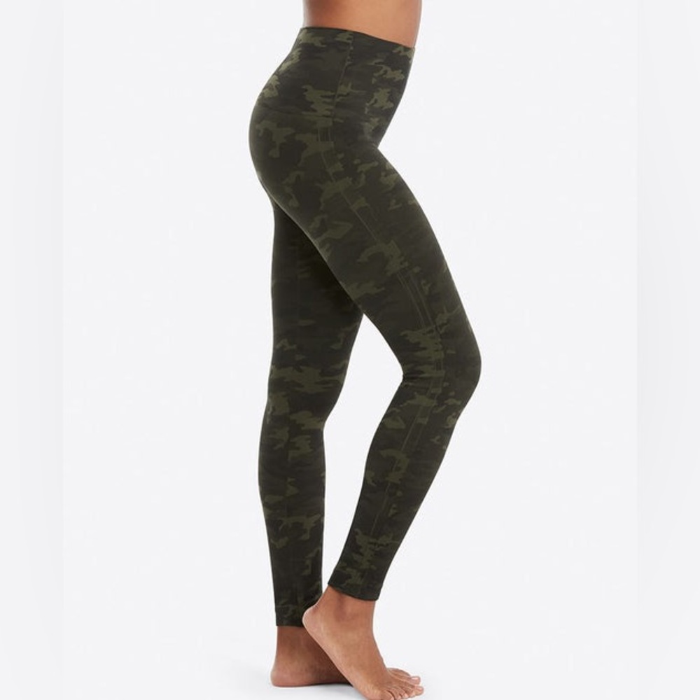 SPANX | Look At Me Now Seamless Women’s Leggings Size Medium Green Camo